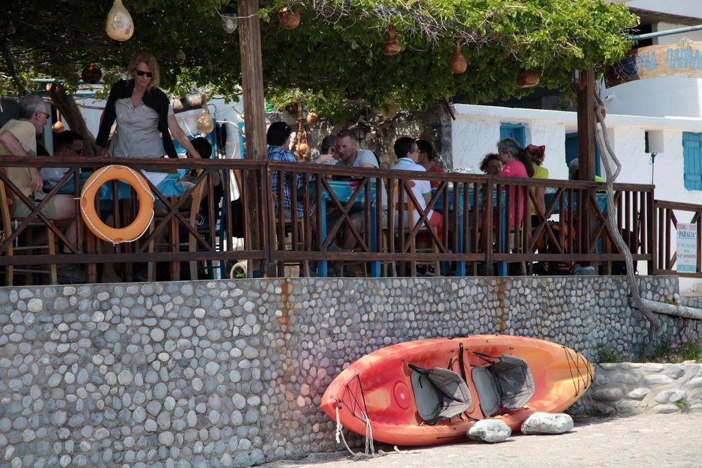 Paralia Guest House อาเยียรูเมลี ภายนอก รูปภาพ