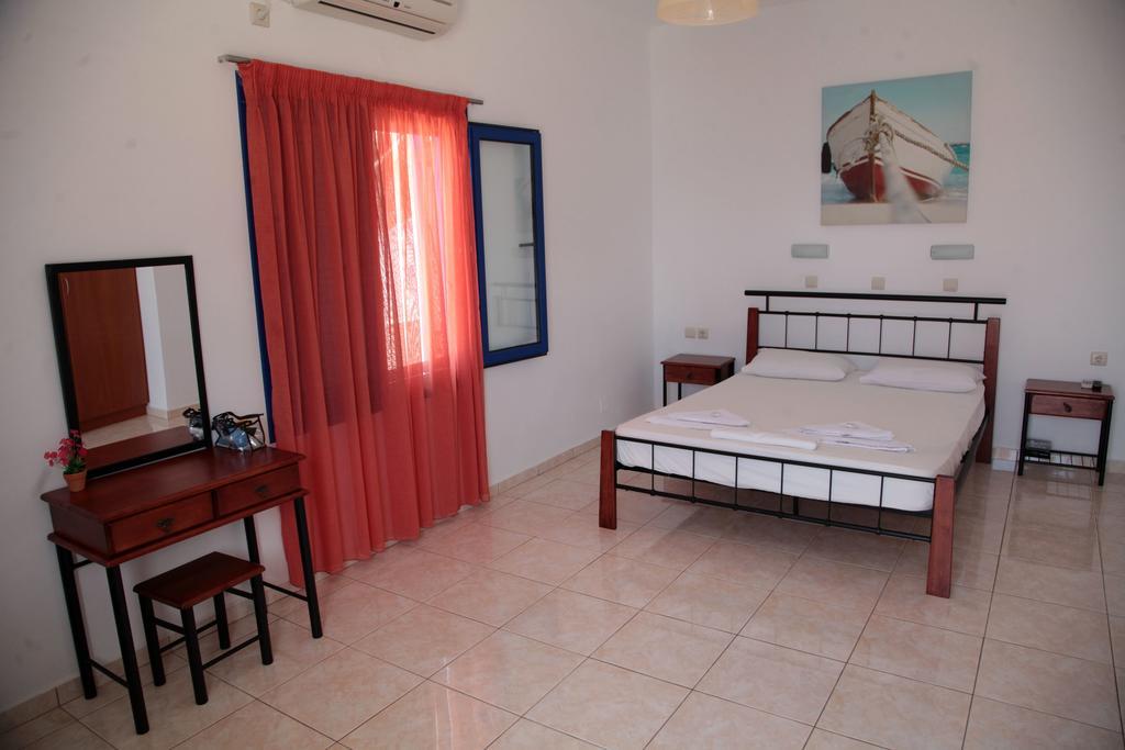 Paralia Guest House อาเยียรูเมลี ห้อง รูปภาพ