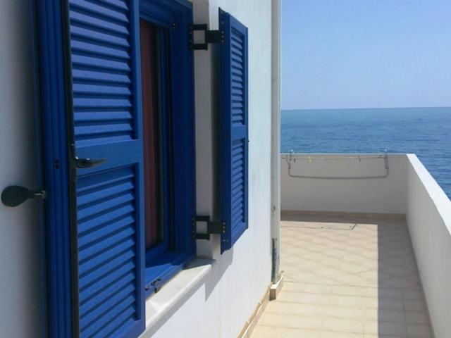 Paralia Guest House อาเยียรูเมลี ภายนอก รูปภาพ
