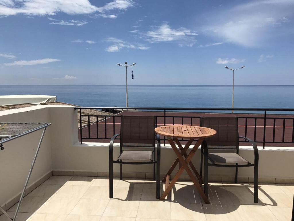 Paralia Guest House อาเยียรูเมลี ภายนอก รูปภาพ
