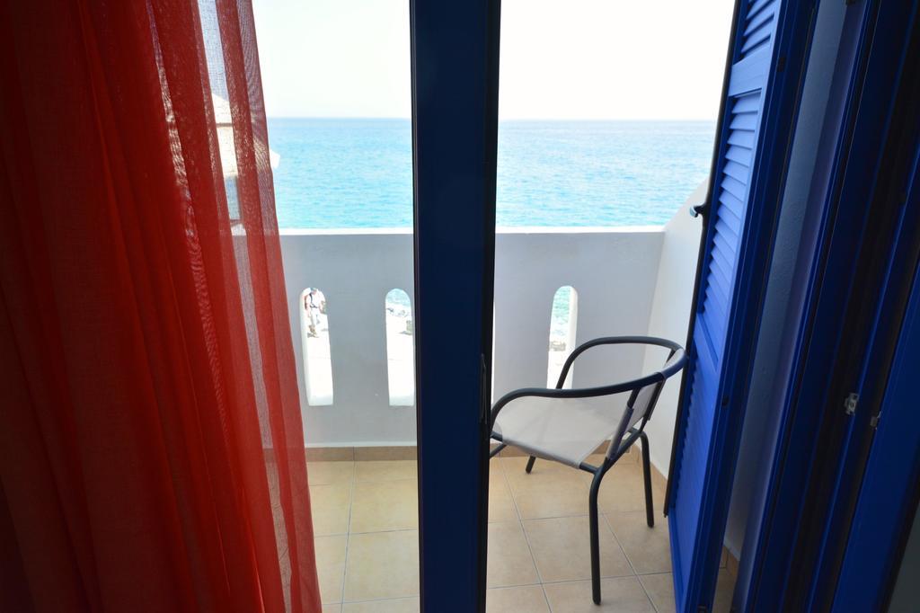 Paralia Guest House อาเยียรูเมลี ภายนอก รูปภาพ