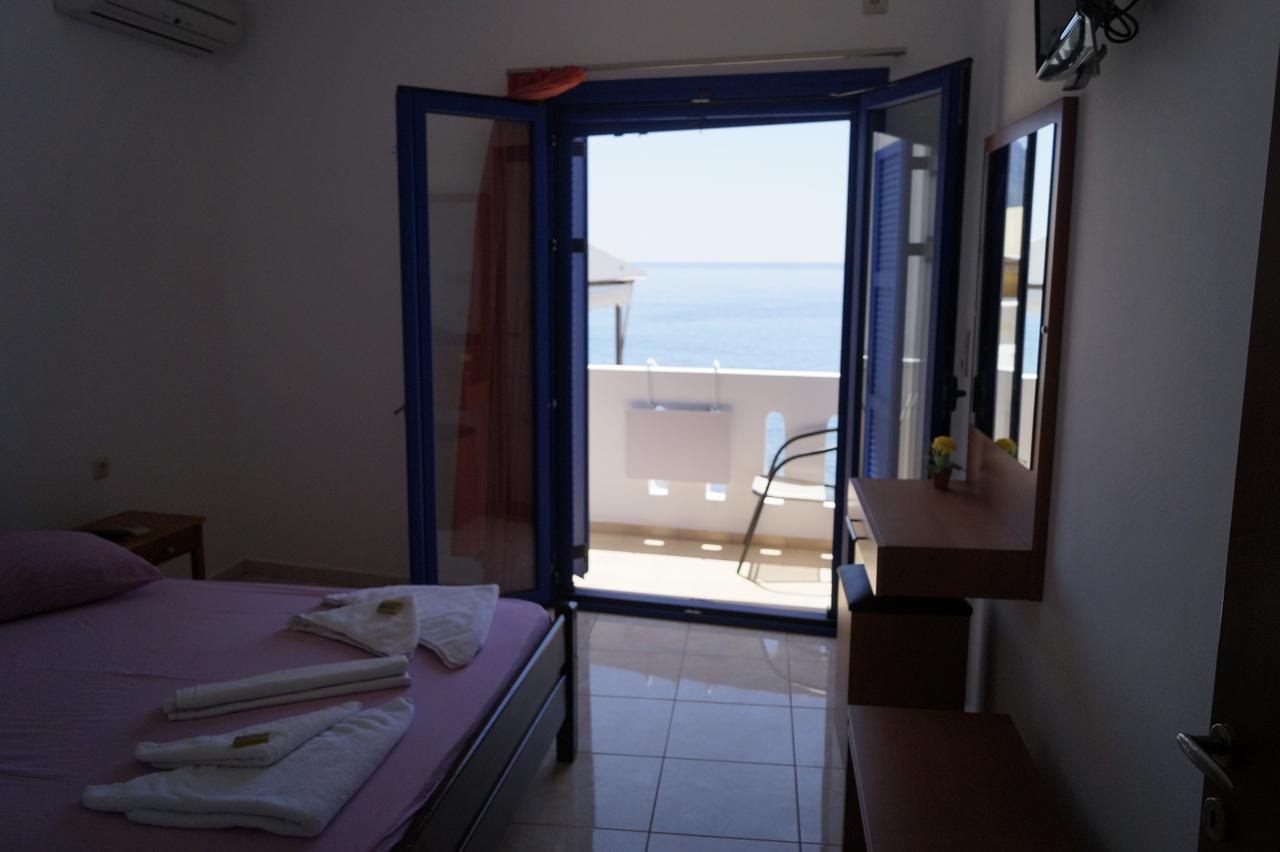 Paralia Guest House อาเยียรูเมลี ภายนอก รูปภาพ