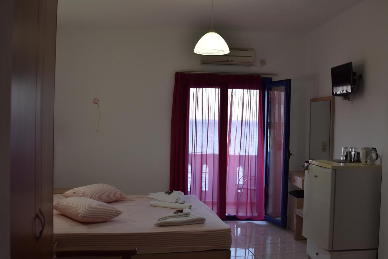Paralia Guest House อาเยียรูเมลี ภายนอก รูปภาพ